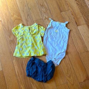 Carter's Baby Girl 3 Piece Set Size 9 months